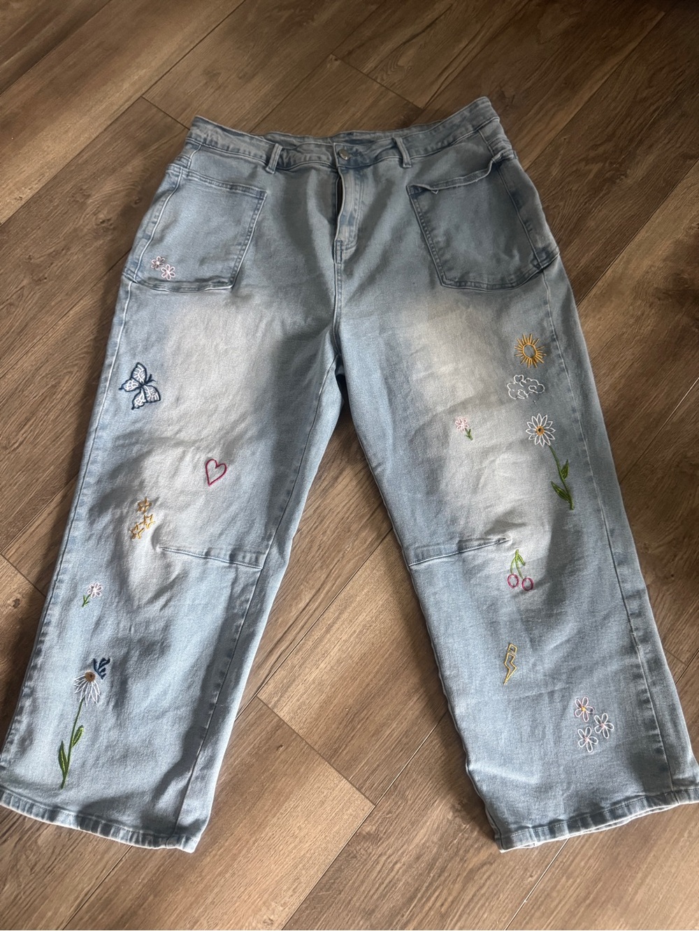 Super stretchy embroidered jeans  XXL or 16/18